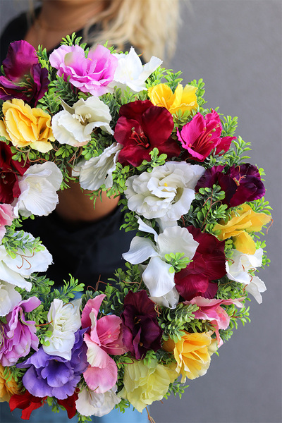 Na Ludowo, kwiatowy wianek dekoracyjny