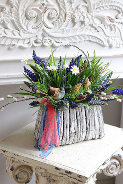 Koszyczek Wiosenny Szafirki, wys.34cm