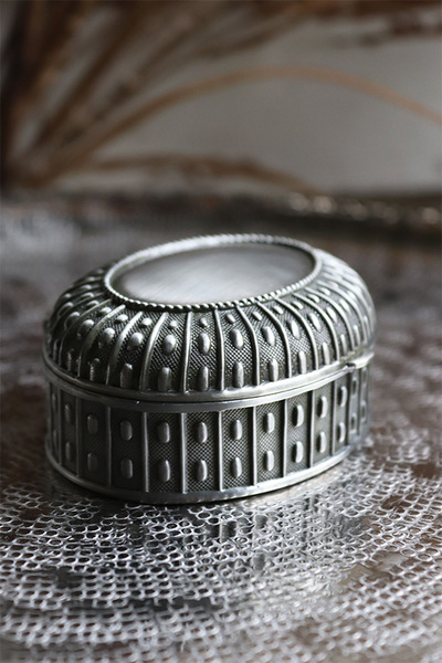 Ballada, owalne puzderko / szkatułka na biżuterię, wym.4x9.5x7.3cm 