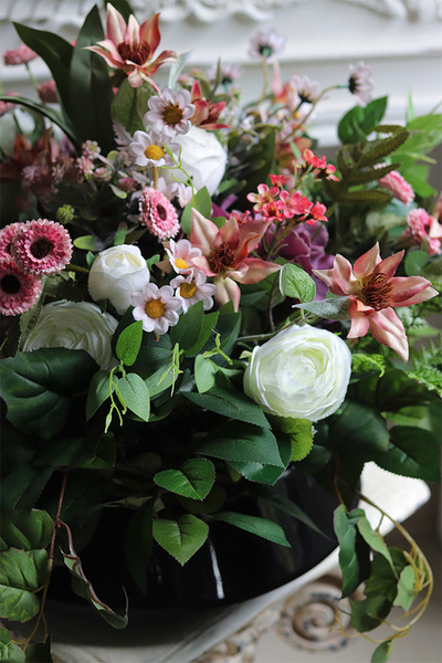 Merano, kompozycja nagrobna w naczyniu