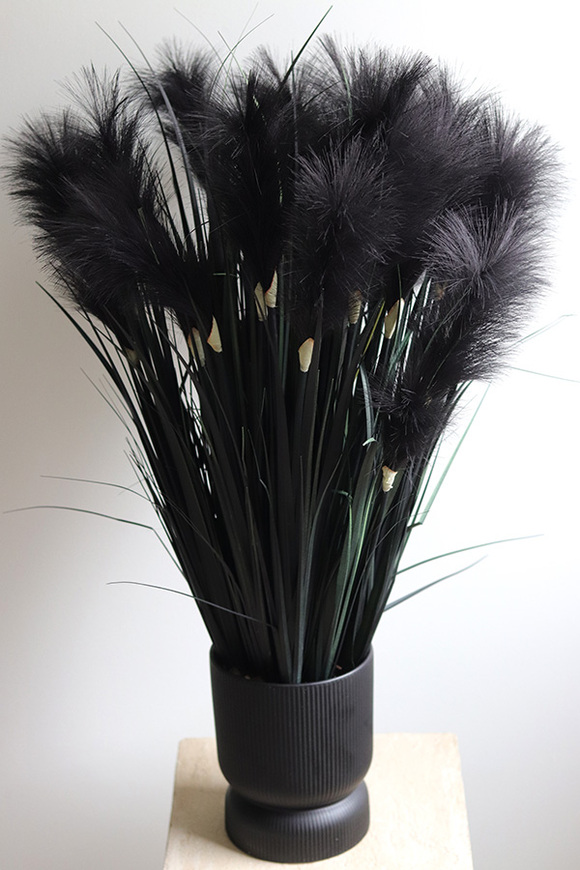 Black Grass, sztuczna czarna trawa w donicy