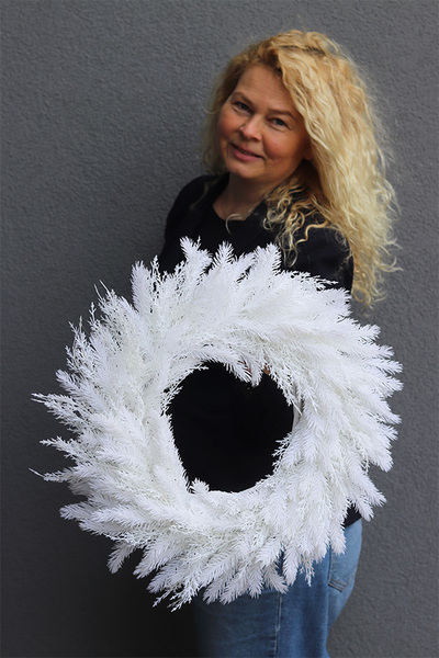 Frozen Carnival, biały wianek roślinny