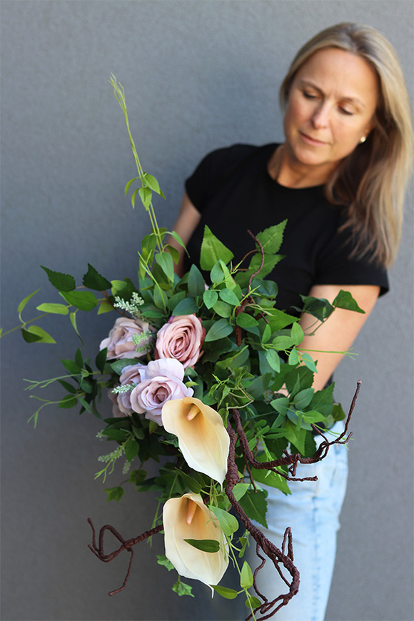 Pastelle Roses, bukiet nagrobny we wkładzie