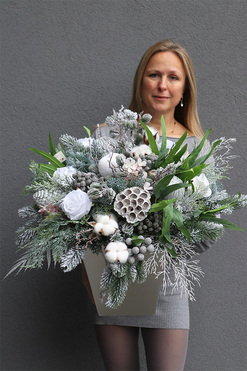 Silverina 2, bogaty zimowy flowerbox, wym.59x63cm