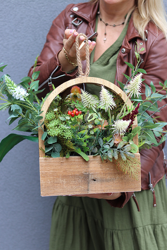 Dyniowo, jesienna kompozycja w drewnianej skrzynce, wym.30x70cm 