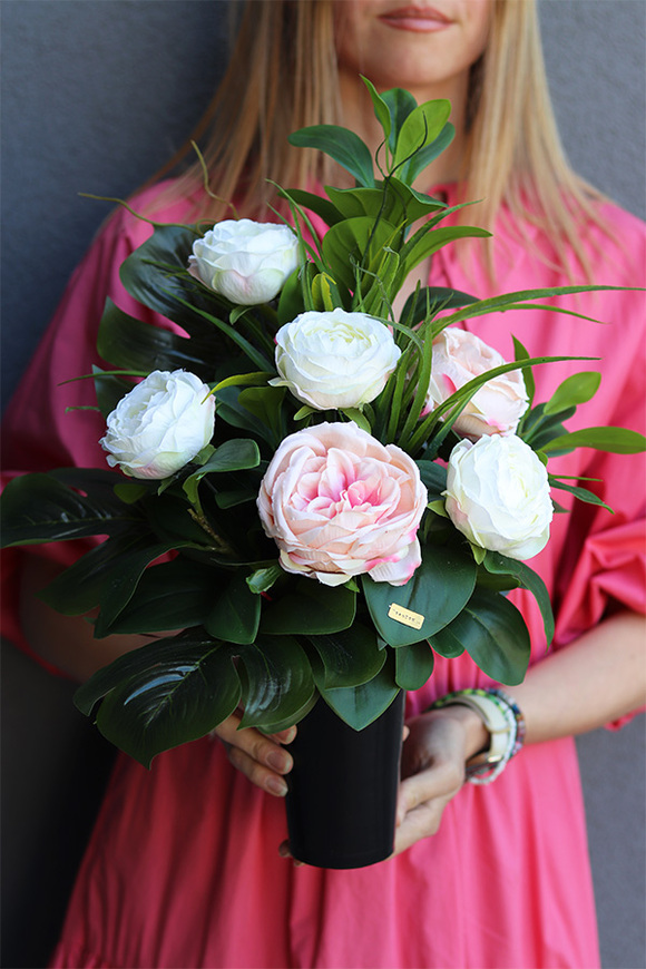 Róża Pustyni, bukiet nagrobny we wkładzie do wazonu