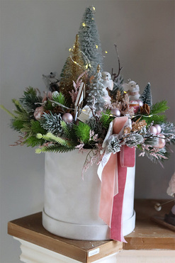 Childhood Big Pink, flowerbox świąteczny LED, wys.42x37cm 