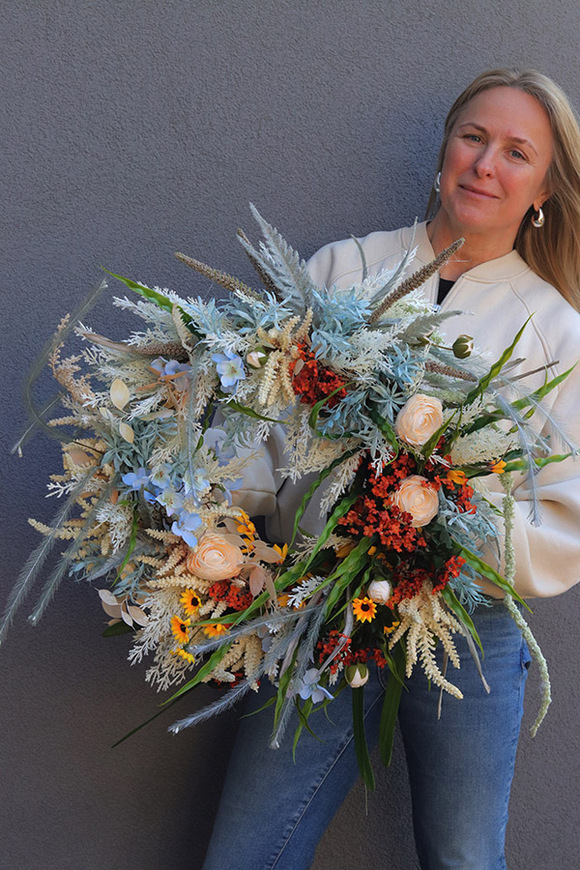 Saullen, kwiatowy wianek na drzwi