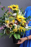 Słoneczniki, bukiet nagrobny we wkładzie, dł.52cm