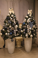 Blue Xmas Time, świąteczna choinka w donicy fiberglass