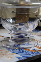 Rewika, bomboniera szklana na nodze