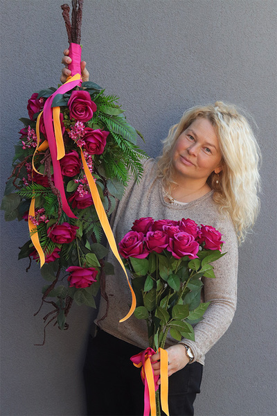 Rosalinda Roses Set, bukiet nagrobny do położenia, amarantowy