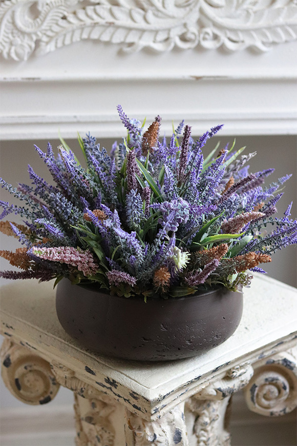 Lawendowa Kraina, kompozycja kwiatowa w ceramicznej misie