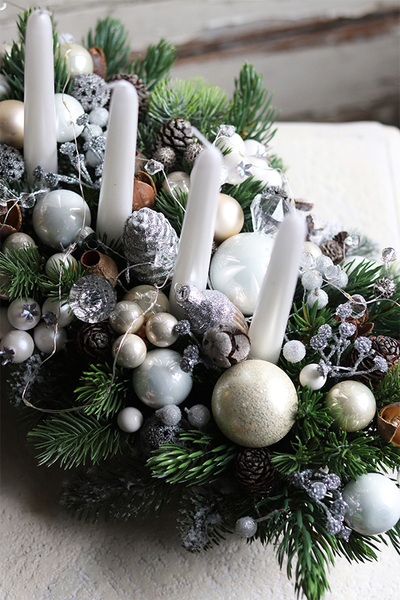 adwentowy stroik Whiterio, wym.27x47cm