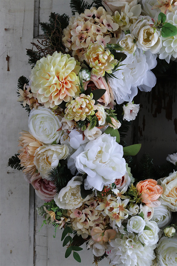 Deliana, bogaty wieniec nagrobny na igle, śr.61cm