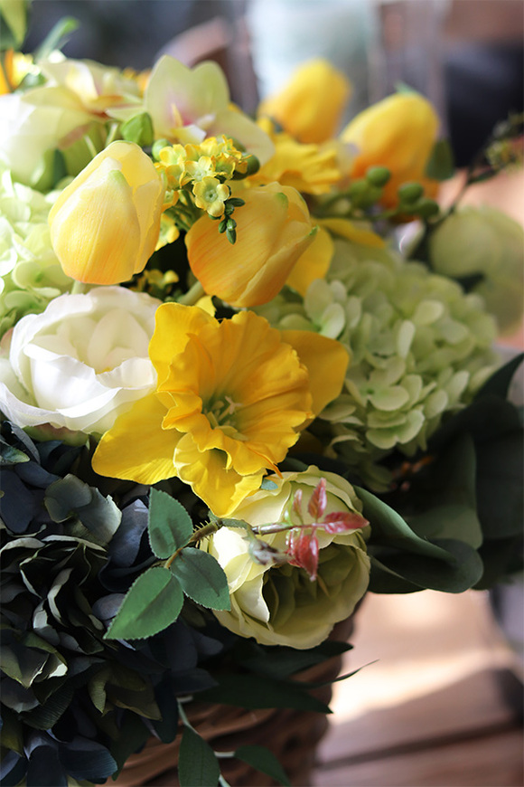 bogaty kosz wiosennych kwiatów, Eveline Spring Provance