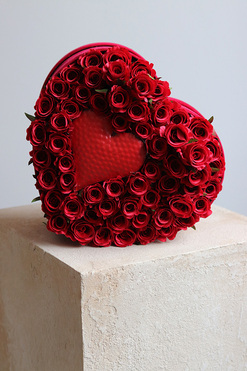 OD RĘKI Valentyna, flowerbox na walentynki z sercem, wym.17x24x24cm