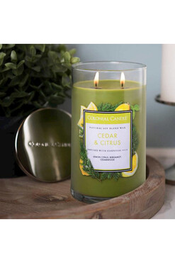Cedar&Citrus, sojowa świeca zapachowa w szkle, Colonial Candle, 538g