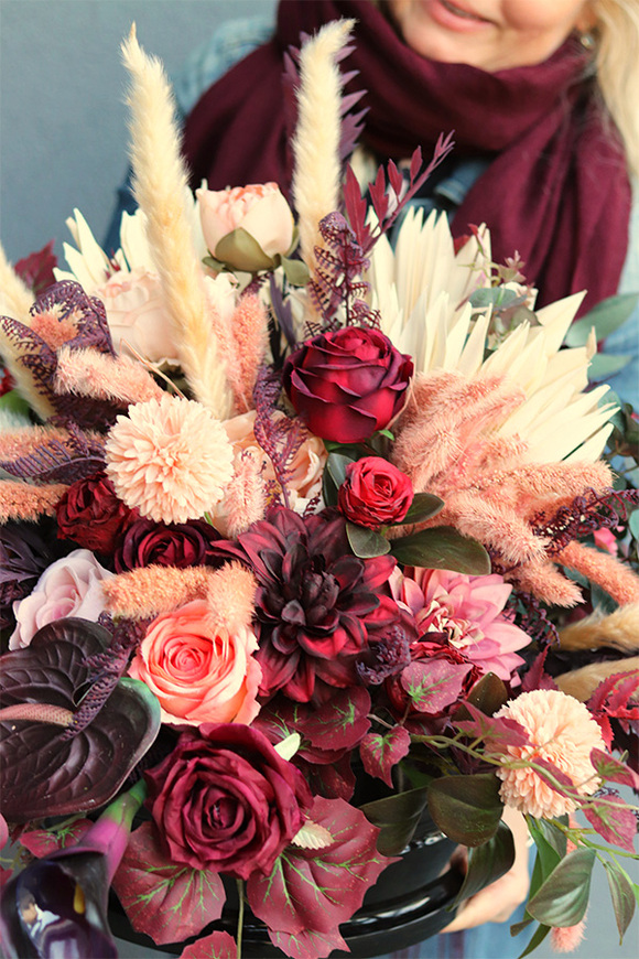 Benjamin, kompozycja nagrobna w misie