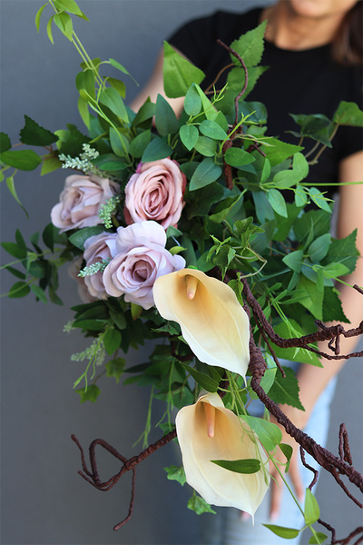 Pastelle Roses, bukiet nagrobny we wkładzie