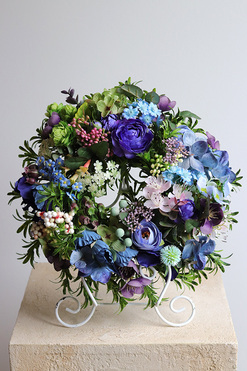 Helida Lusia, kwiatowy wianek na drzwi, śr.30cm 