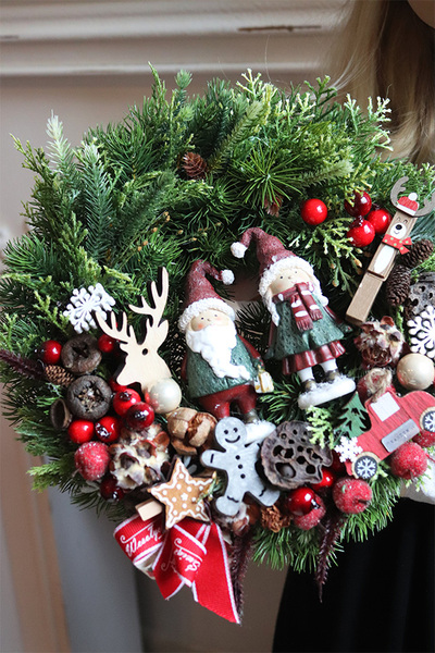 Xmas Time, świąteczny wianek z Mikołajem i Panią Mikołajową