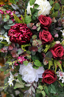 Ruberia 2, kompozycja nagrobna w misie z bordową chryzantemą