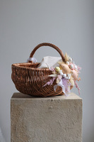 Debbie Pink 2, dekorowany koszyczek wielkanocny z serwetką