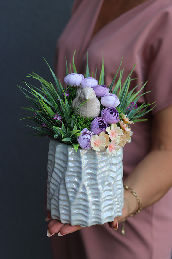 Ptak w Gnieździe, dekoracja z ptaszkiem w perłowej donicy