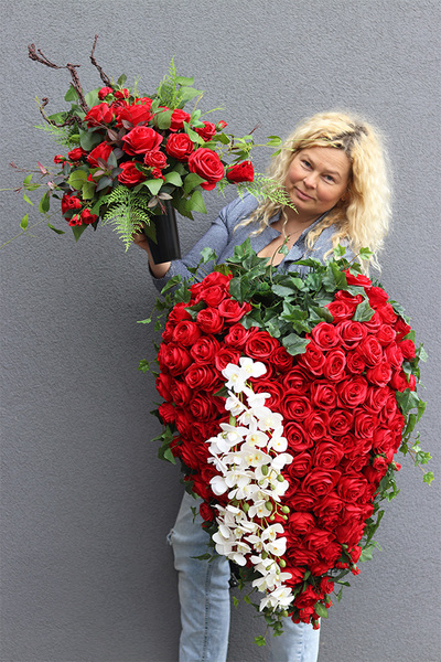 Serce Redulia Premium, bogata wiązanka nagrobna z róż