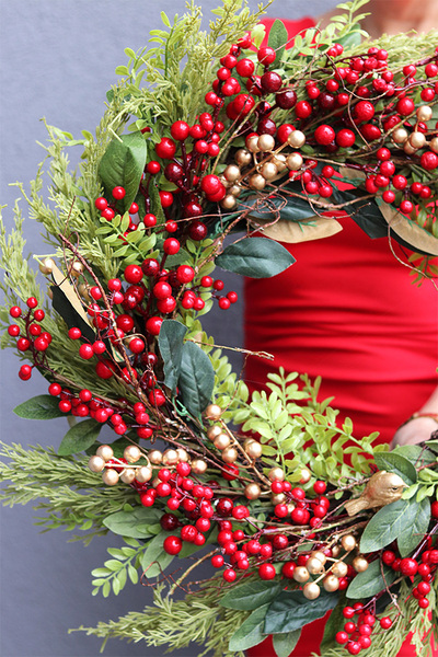Czerwień Zimą, świąteczny wianek dekoracyjny