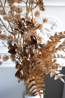 Jerusalem Gold, świąteczny bukiet kwiatów w wazonie