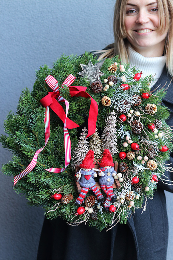 Skrzaty na Huśtawace, wysokiej jakości bożonarodzeniowy wianek, śr.45cm