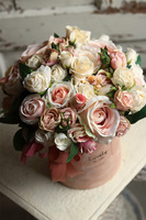 Lekana Velvet, flowerbox z różami