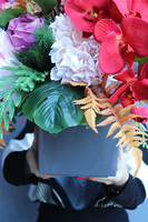 Adriana, kompozycja kwiatowa nagrobna, wym.62x85cm 