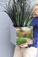 Black Mirror Glamour 2, sztuczna czarna trawa w donicy