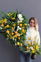 Spring Moment, bukiet nagrobny z wiosennymi kwiatami