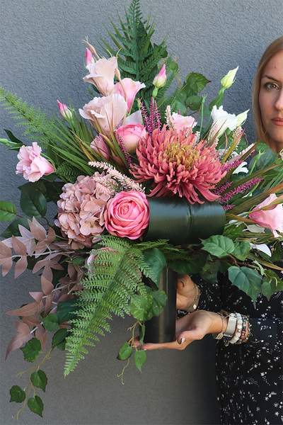 Astry Pink Modeno, jesienny bukiet nagrobny we wkładzie	