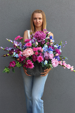 Fioletowe Wspomnienia, nowoczesna kompozycja nagrobna, wym.58x70x100cm