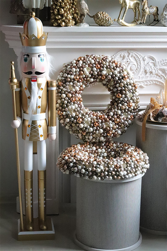 OD RĘKI Shining Deluxe Gold, świąteczny wianek z bombek, śr.46cm