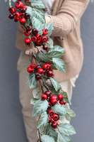 Zimowy Głóg, girlanda z owoców i liści