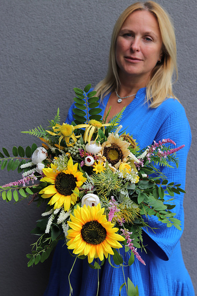 Słoneczniki, bukiet nagrobny we wkładzie, dł.52cm