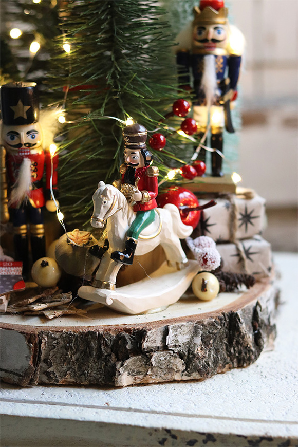 atrakcyjny świąteczny stroik na brzozie Zielona Kraina, wym.38x24cm