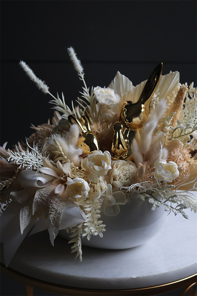 Betra Boho Gold, wielkanocna kompozycja w naczyniu