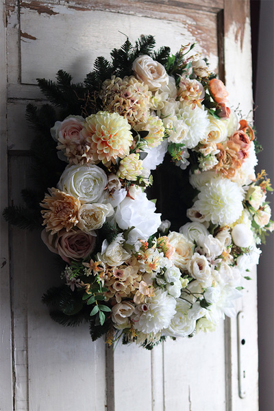 Deliana, bogaty wieniec nagrobny na igle, śr.61cm