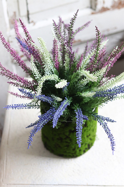 kompozycja kwiatowa w omszałym naczyniu, Wrzosy w Mchu 2, wys.35cm 