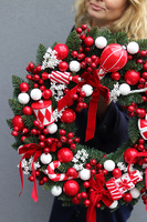 Lollypop America, czerwony świąteczny wianek z lizakami