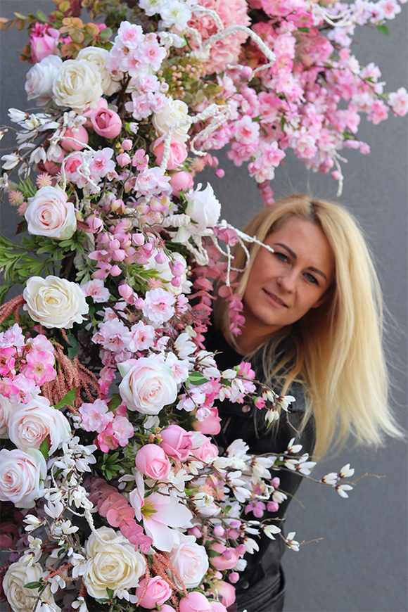 Primavera, kwiatowa girlanda dekoracyjna