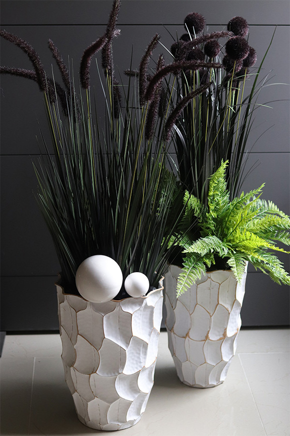 Black Canada, kompozycja z trawami