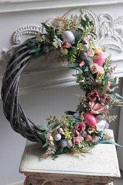 Green Canoe Pastels 3, asymetryczny wianek wielkanocny, rozp.53cm